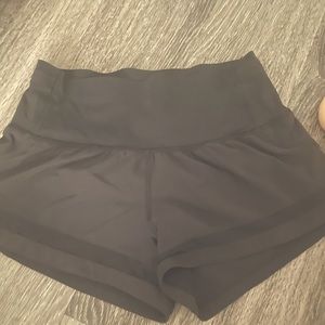 Lululemon running short